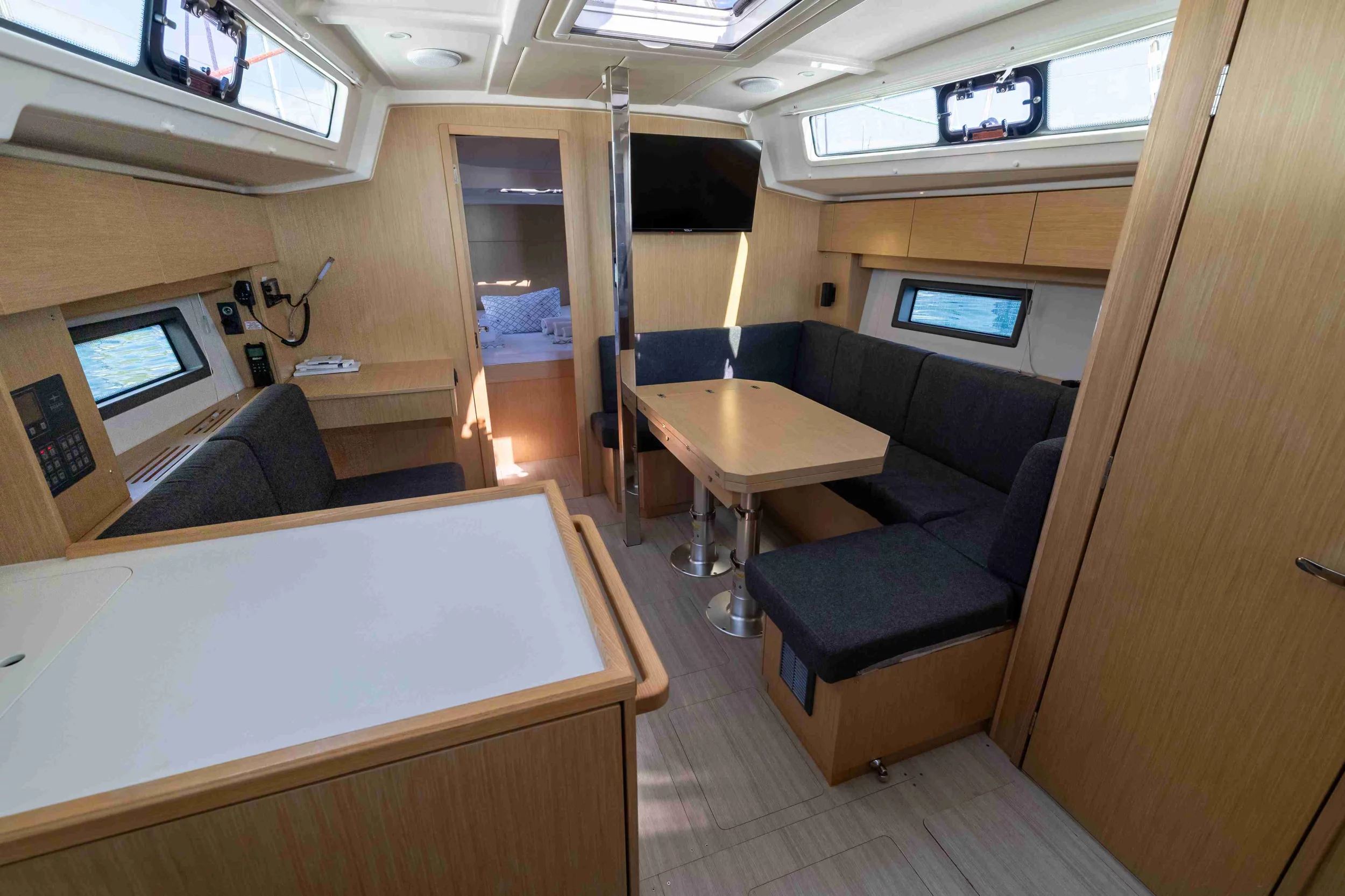 Bavaria C38 (Euphoria)  - 12