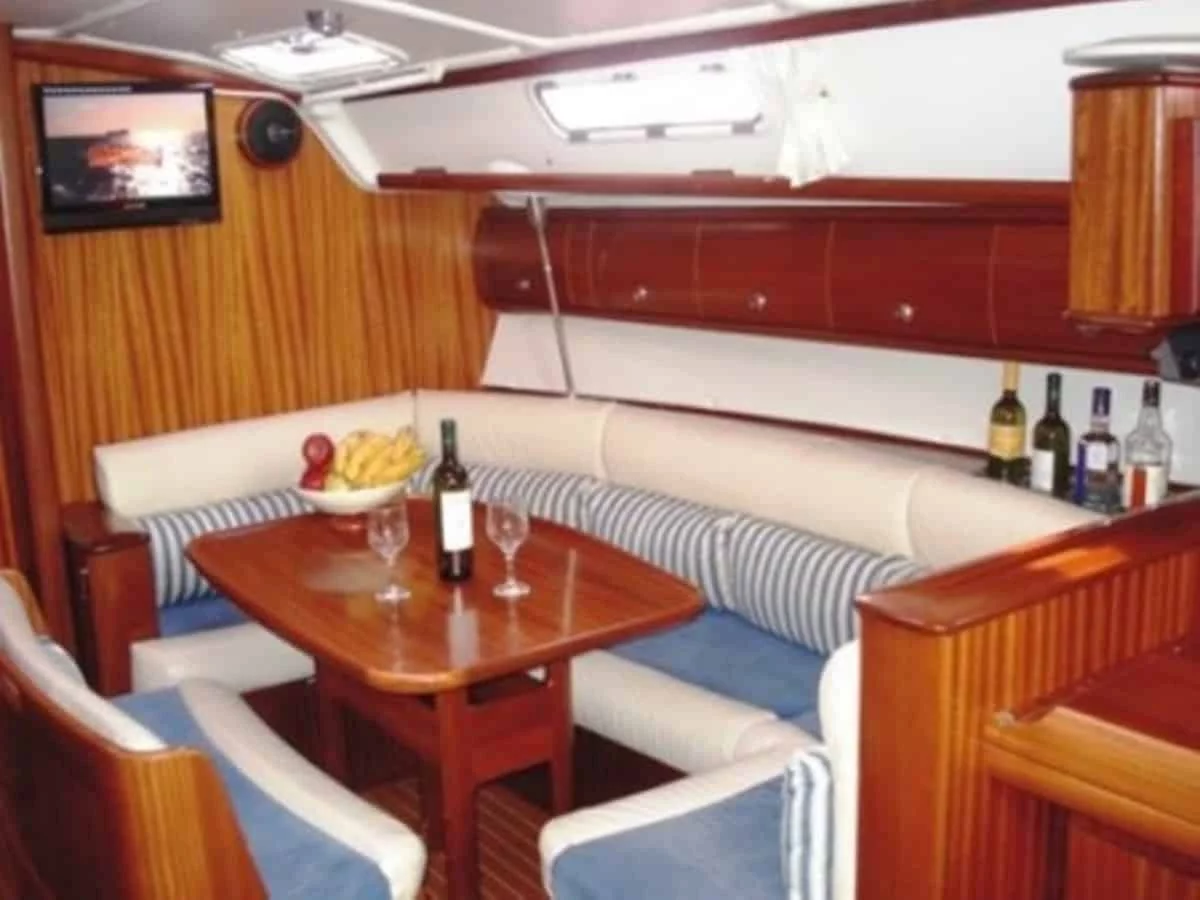 Bavaria 38 (ECONOMY)  - 4