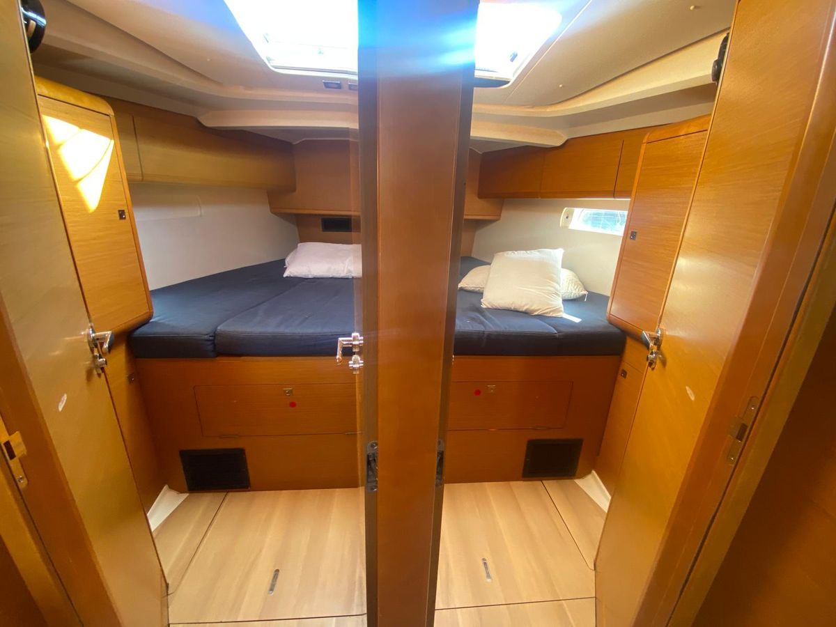 Photo #14 - Sun Odyssey 519 - 5 cab. (Skopelos) in Lavrion - 43060