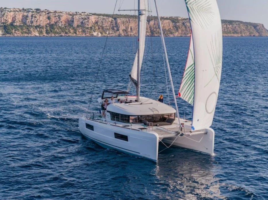 Lagoon 40 - 4 + 2 cab (Mary Grace)  - 4