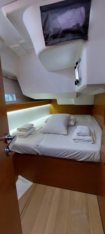 Photo #11 - Sun Odyssey 479 - 4 cab. (Yolo) in Lefkada - 43067