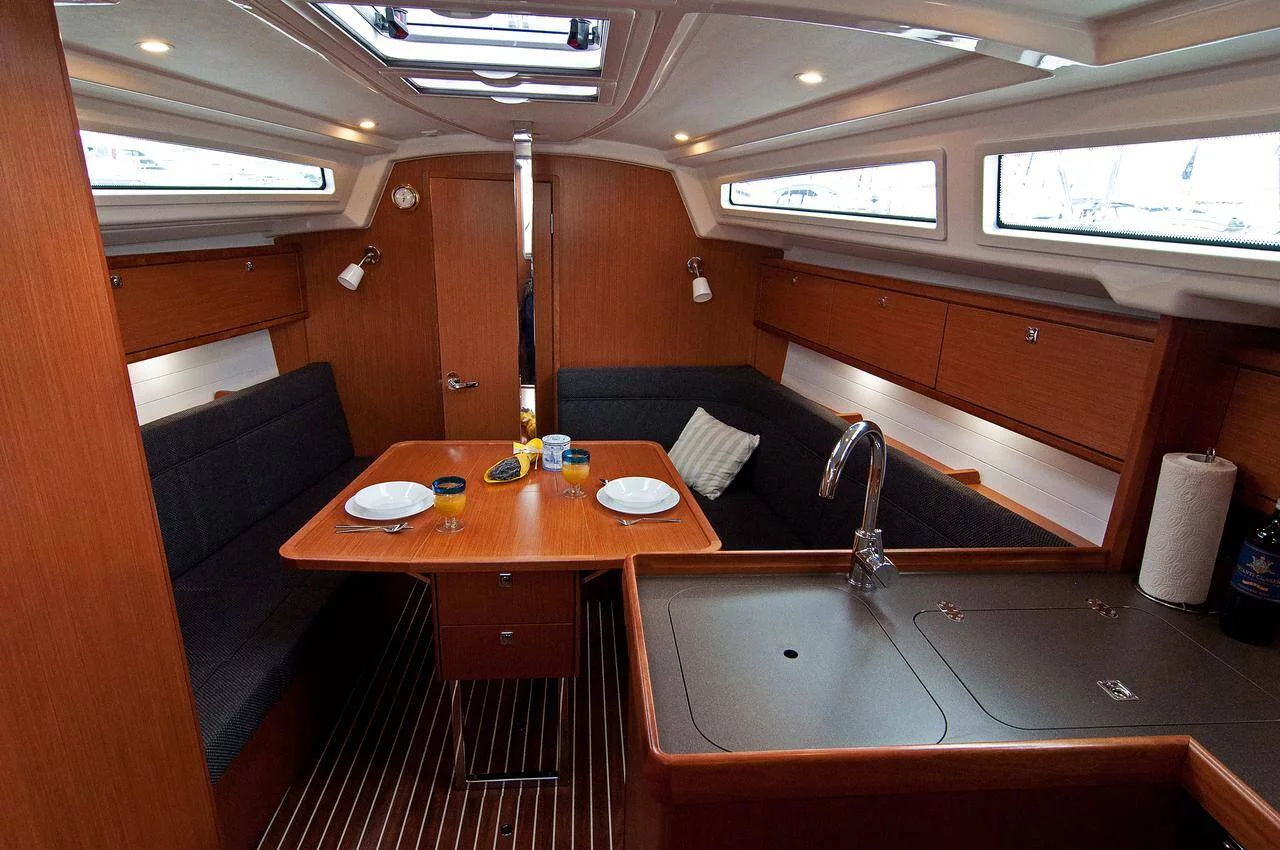 Bavaria Cruiser 34 (Adria Maša)  - 3