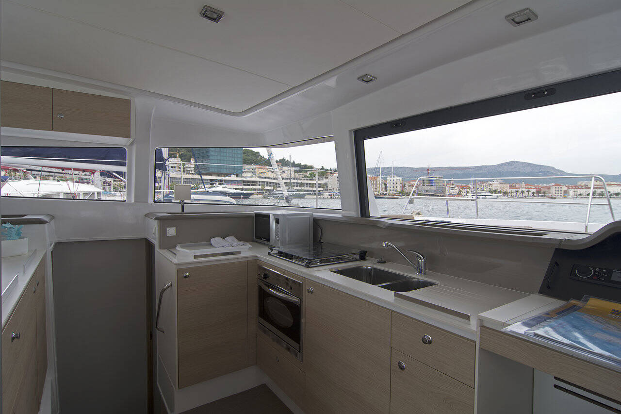 Photo #8 - Bali 4.1 - 4 cab. (Adria Sunset) in Split - 43126