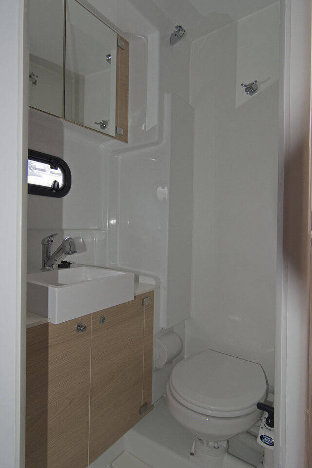Photo #12 - Bali 4.1 - 4 cab. (Adria Sunset) in Split - 43126