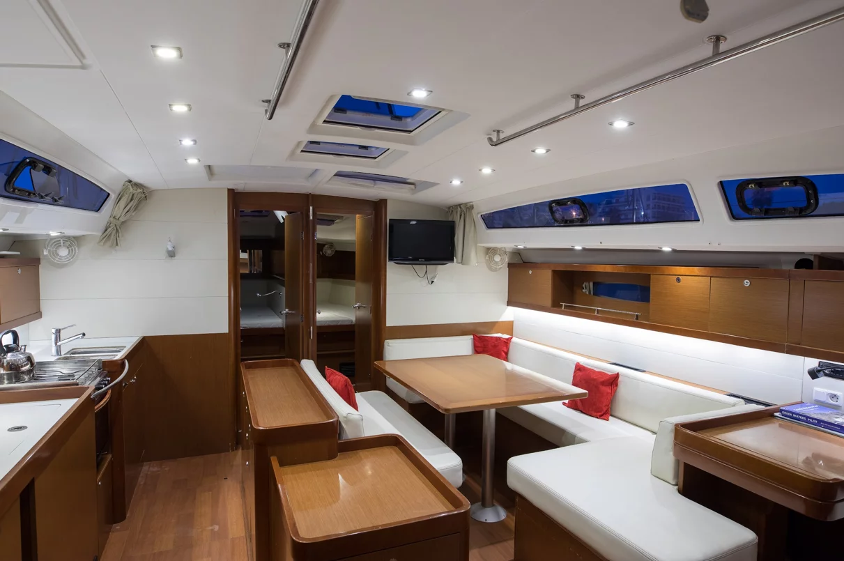 Oceanis 50 (Vanessa M)  - 6