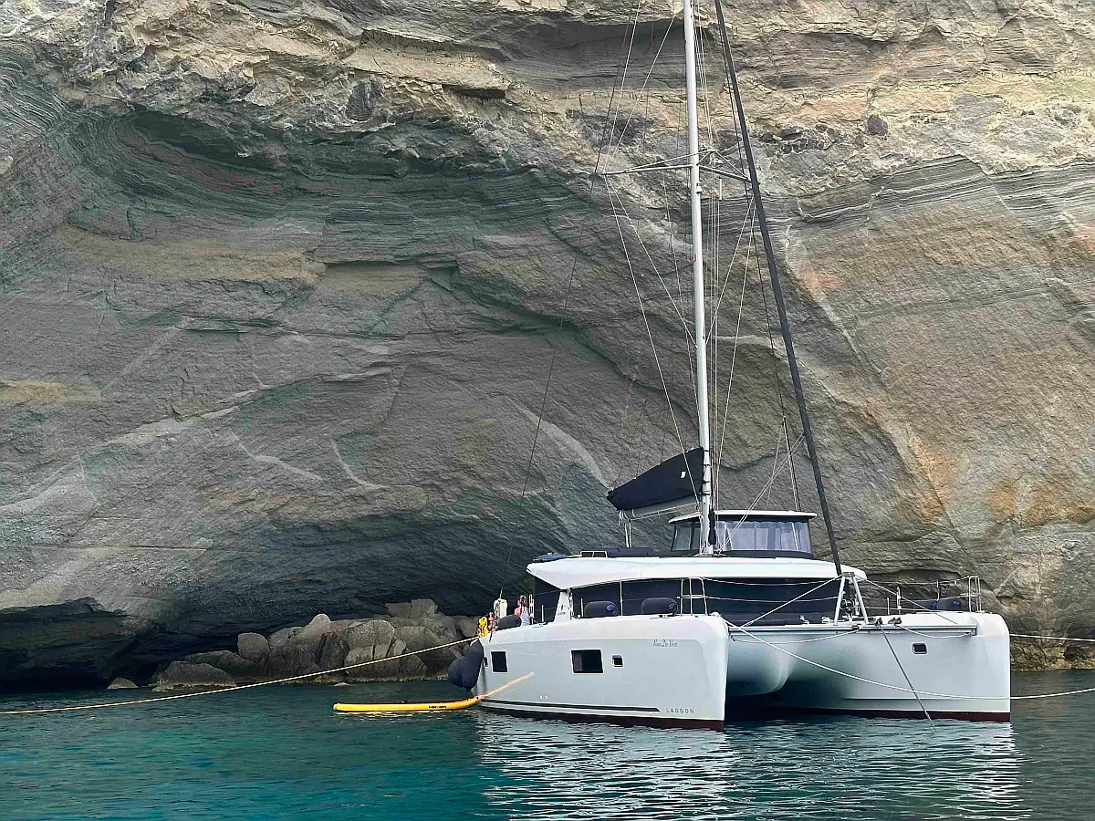 Photo #3 - Lagoon 42 - 4 + 1 cab. (Rosa Dei Venti) in Paros - 43138