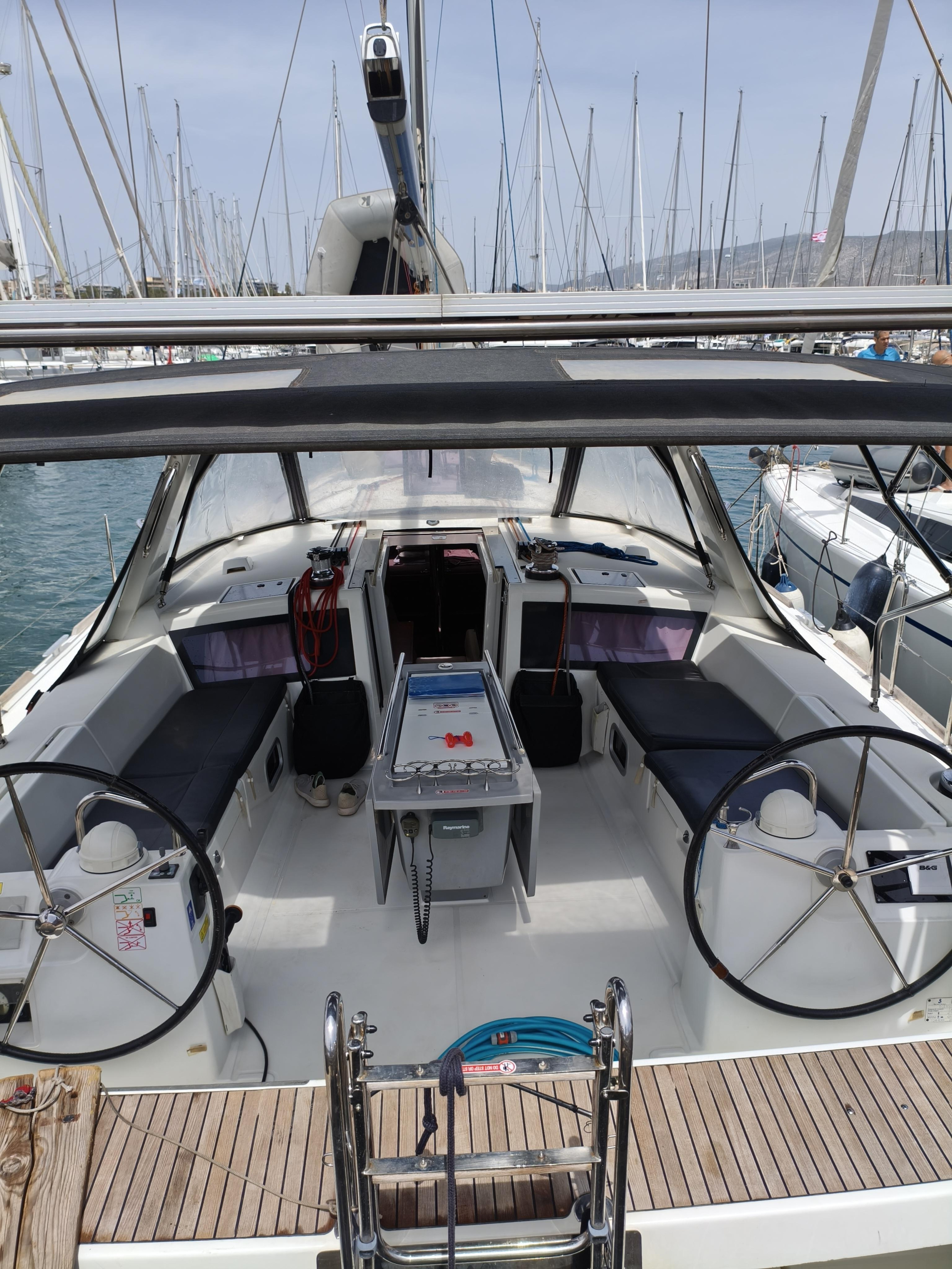 Photo #15 - Oceanis 48 - 5 cab. (Skiron) en Athènes - 43143