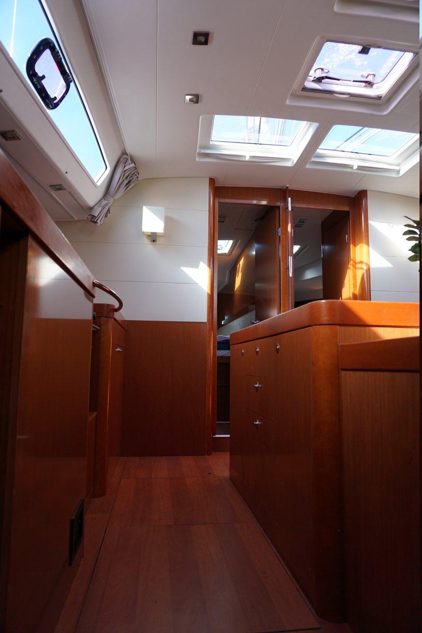 Photo #12 - Oceanis 50 Family - 4 cab. (Leandros D) in Athens - 43154