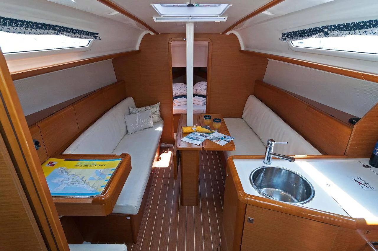 Sun Odyssey 33i (Kiki Kiss)  - 3
