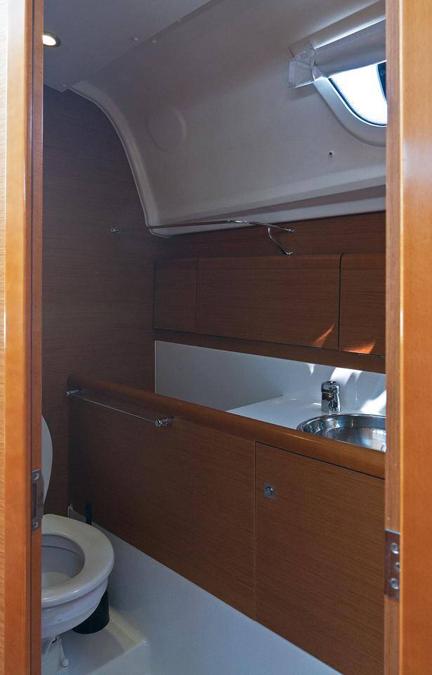 Photo #9 - Sun Odyssey 33i (Kiki Kiss) in Split - 43164