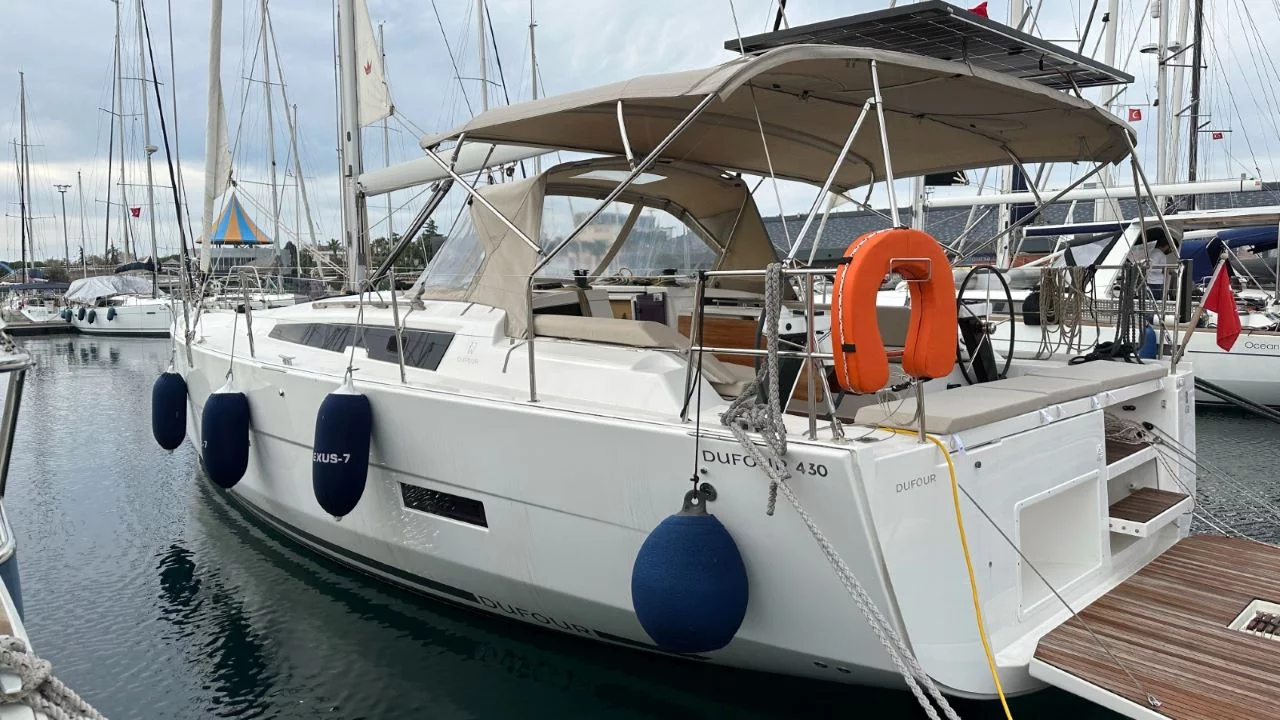 Dufour 430 - 3 cab. (NEXUS)  - 3
