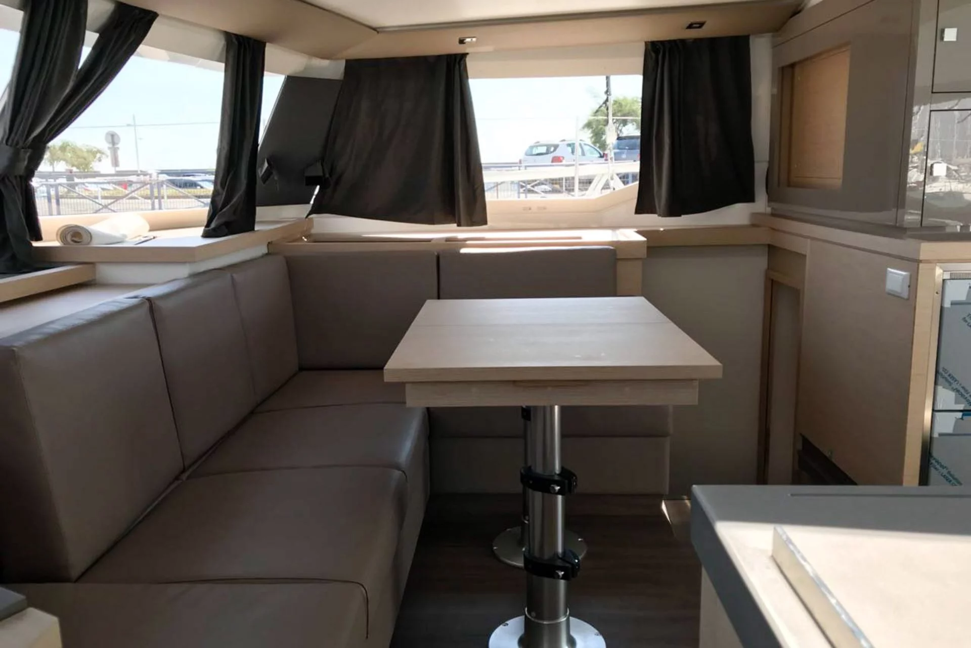 Fountaine Pajot Astrea 42 (Wave)  - 17
