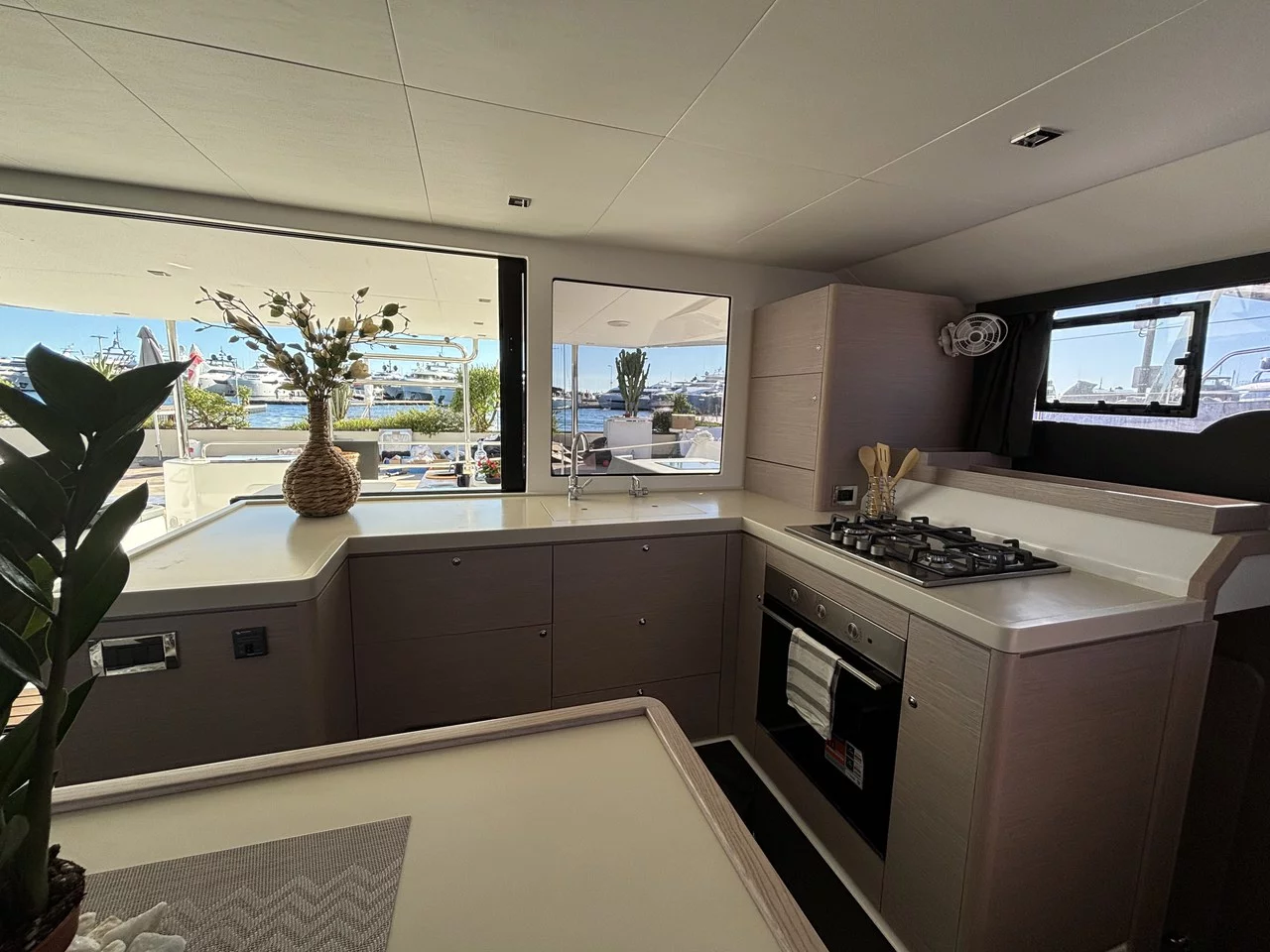 Dufour 48 Catamaran - 5 + 1 cab. (Siente El Mar)  - 10