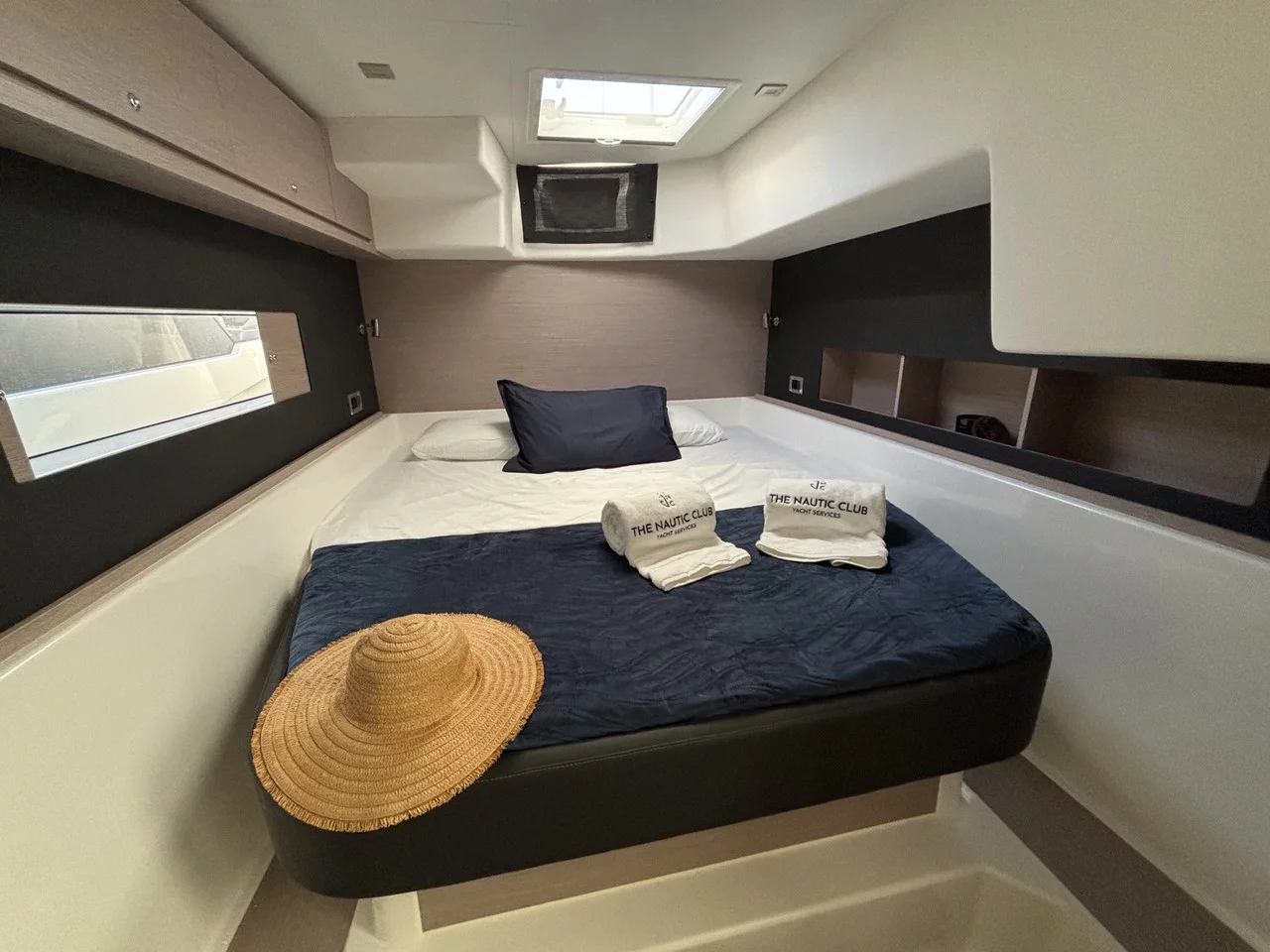 Dufour 48 Catamaran - 5 + 1 cab. (Siente El Mar)  - 11