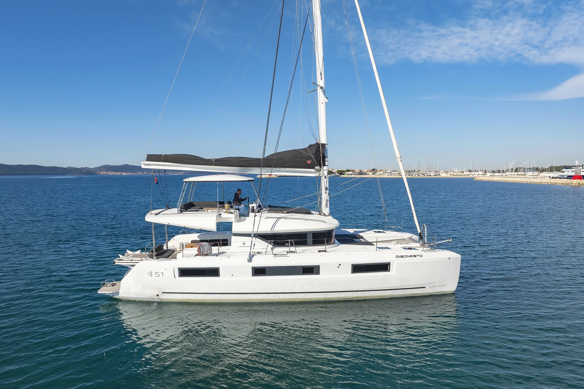 Lagoon 51 - 6 + 1 cab. (Disonesto)  - 10