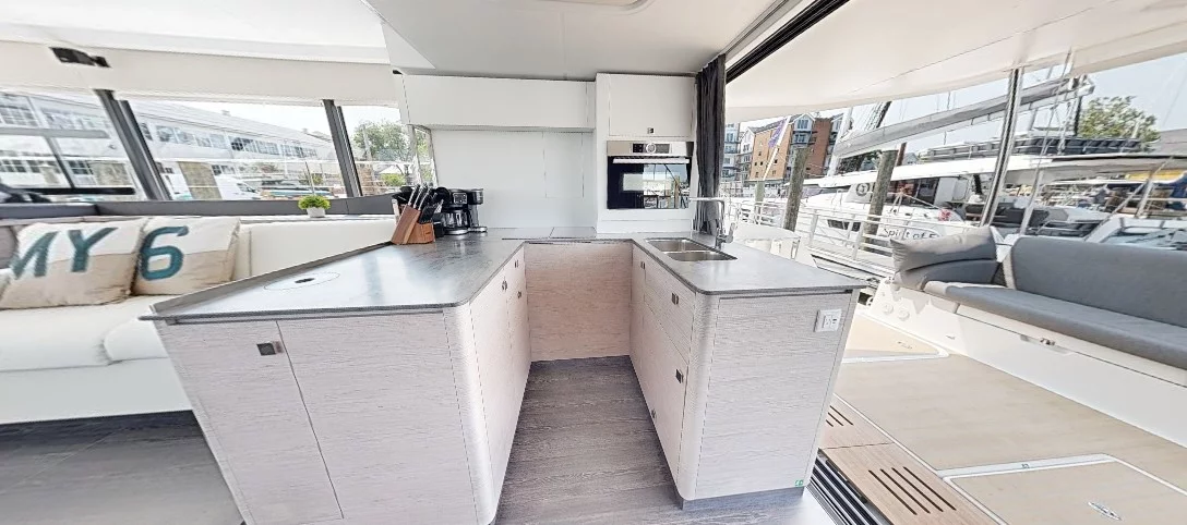 Fountaine Pajot MY6 (La Dolce Vita)  - 14