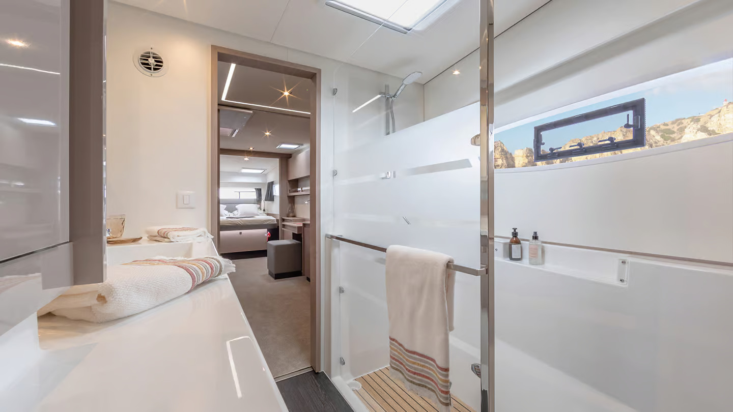 Photo #14 - Fountaine Pajot Elba 45 - 4 + 2 cab. (Maravigghia) in Palermo - 43248