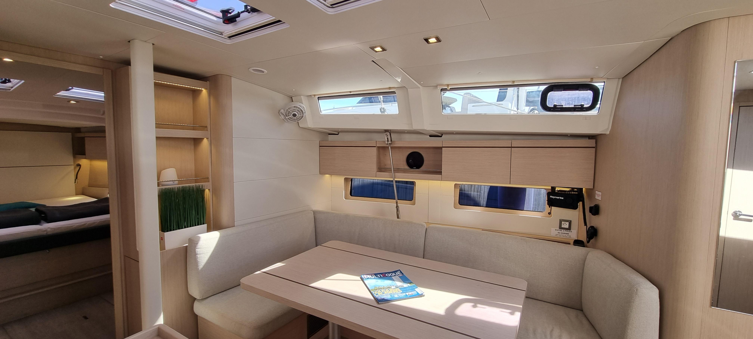 Photo #9 - Oceanis 46.1 - 4 cab. (Entre Deux Poles) en Golfe Juan - 43260