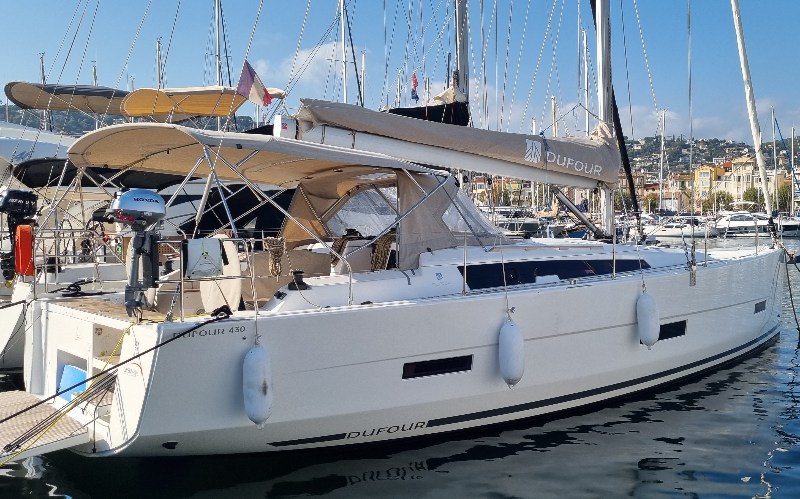 Photo #1 - Dufour 430 - 3 cab. (Lucie) en Golfe Juan - 43268