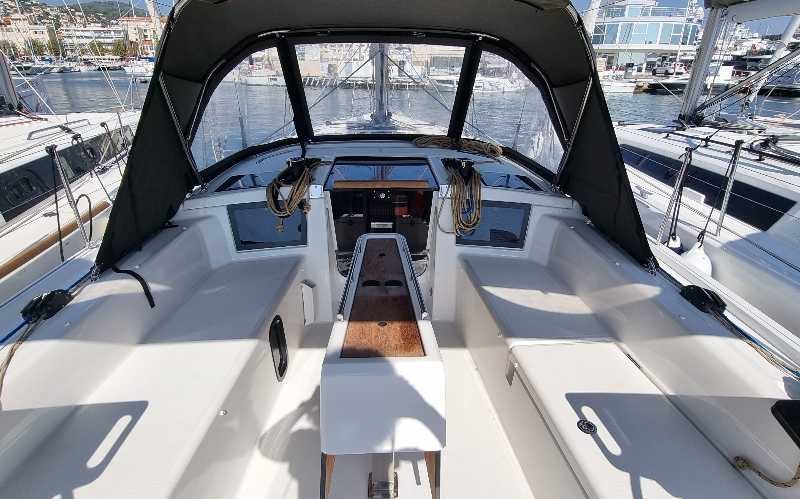 Photo #5 - Dufour 37 - 2 cab. (Vasco) in Golfe Juan - 43272
