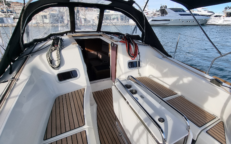 Photo #4 - Sun Odyssey 349 - 2 cab. (Wiskiki) in Golfe Juan - 43273