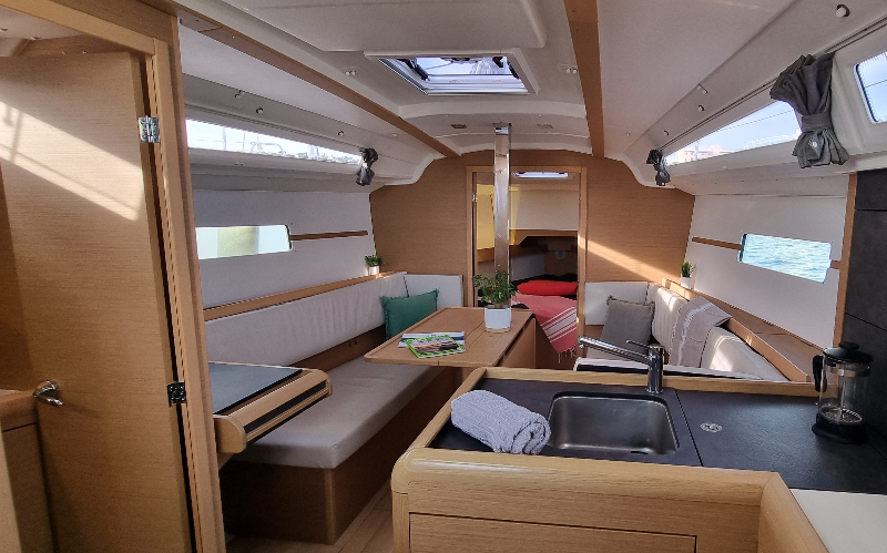 Photo #5 - Sun Odyssey 349 - 2 cab. (Wiskiki) in Golfe Juan - 43273