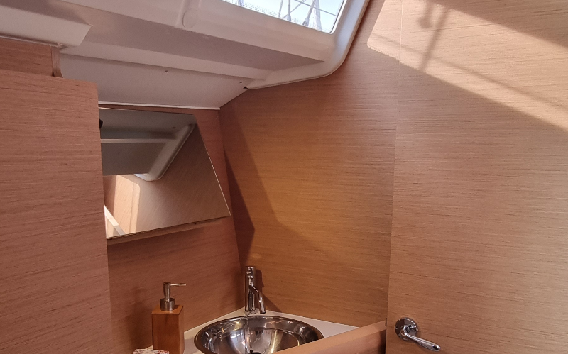 Photo #12 - Sun Odyssey 349 - 2 cab. (Wiskiki) in Golfe Juan - 43273