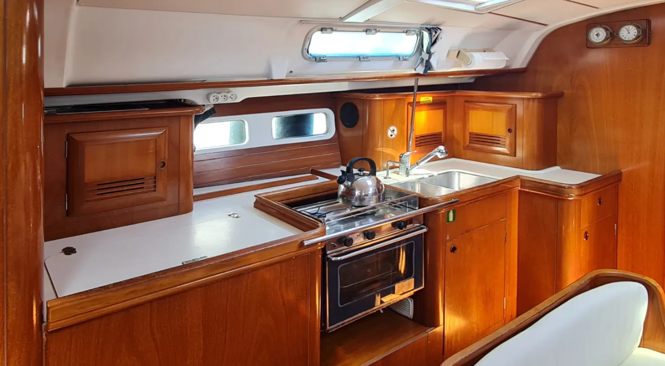 Photo #9 - Oceanis Clipper 411 - 4 cab. (Erika) in Volos - 43280