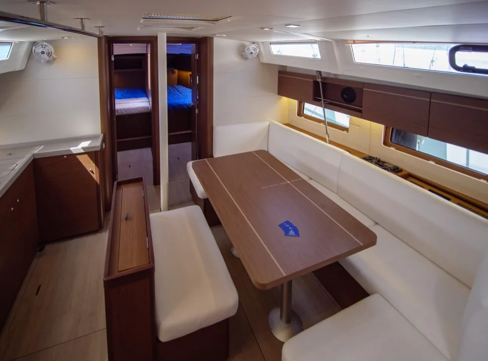 Oceanis 46.1 (Layla)  - 12