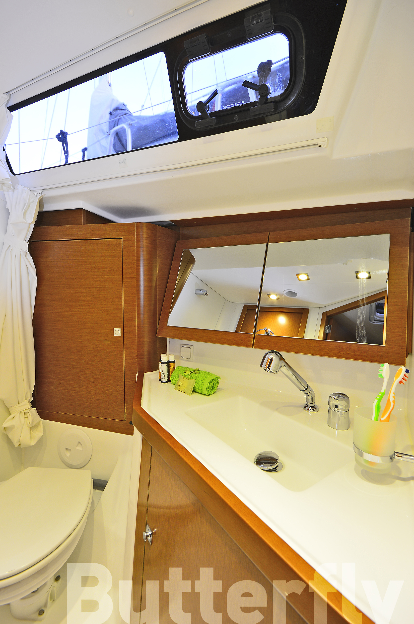 Photo #21 - Oceanis 45 - 4 cab. (Butterfly) en Kos - 43371