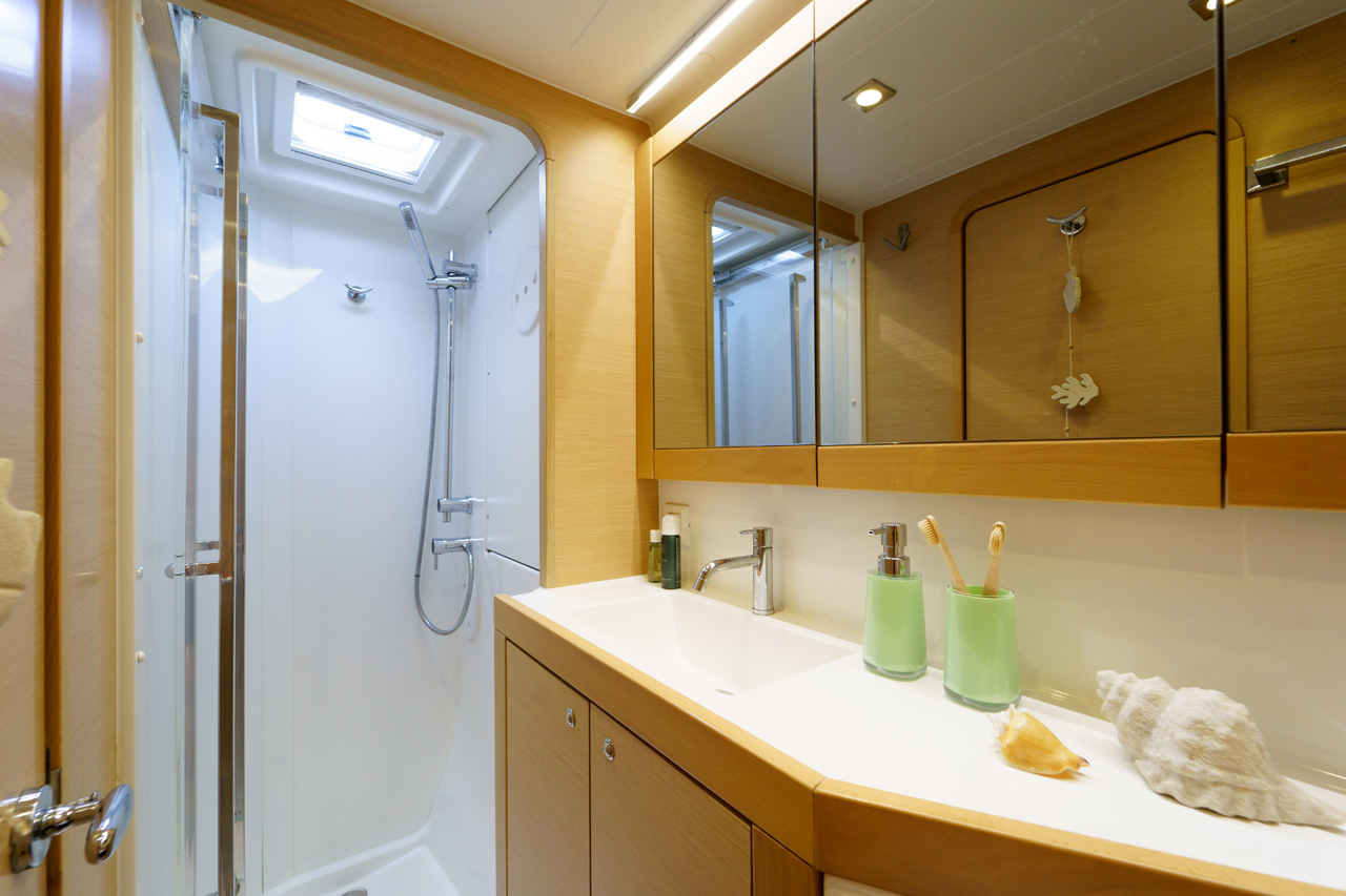 Photo #23 - Lagoon 39 - 4 + 2 cab. (White Pearl) in Sibenik - 43387