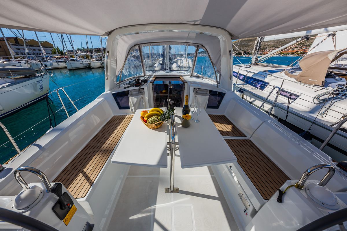 Photo #4 - Oceanis 38.1 (Obsession) in Dubrovnik - 43402