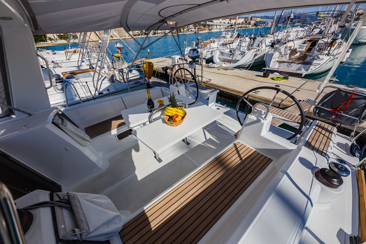 Photo #5 - Oceanis 38.1 (Obsession) in Dubrovnik - 43402