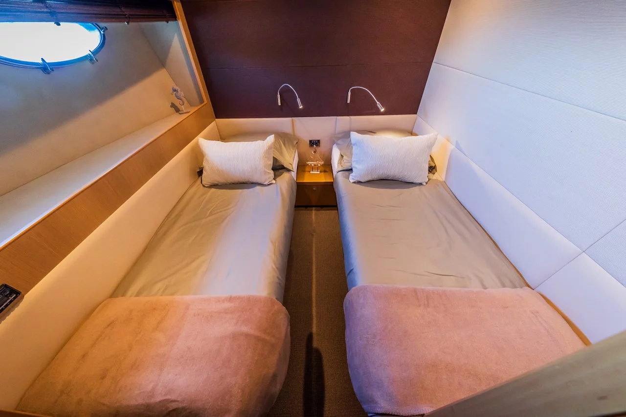 Princess V78 (Gitana II)  - 32