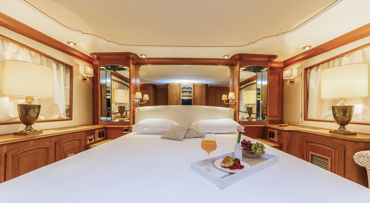 Photo #14 - Benetti Classsic 115 (To Je To) in Trogir - 43429
