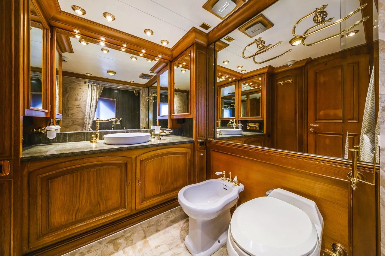 Benetti Classsic 115 (To Je To)  - 19