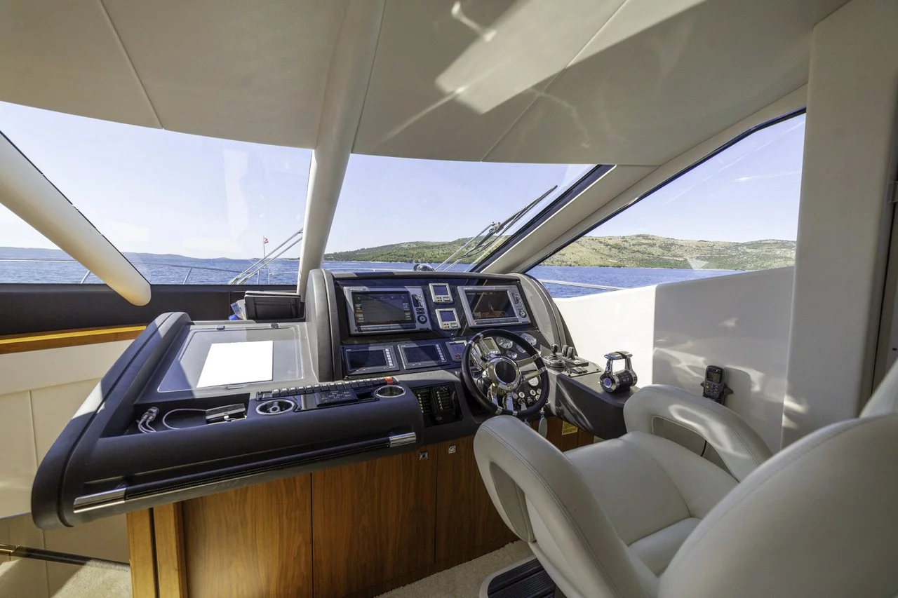 Sunseeker Manhattan 63 (2 Drunk)  - 16