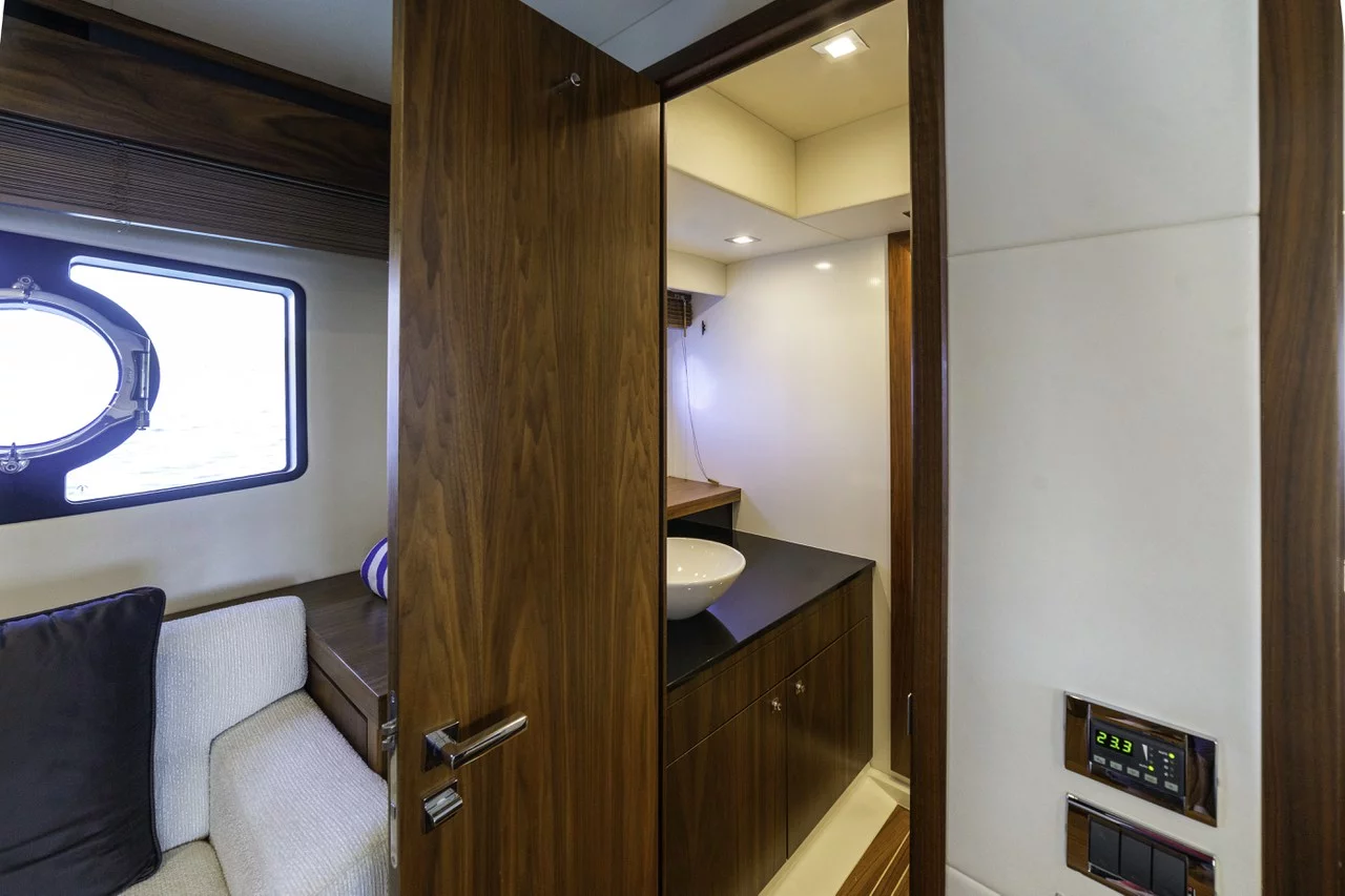 Sunseeker Manhattan 63 (2 Drunk)  - 22
