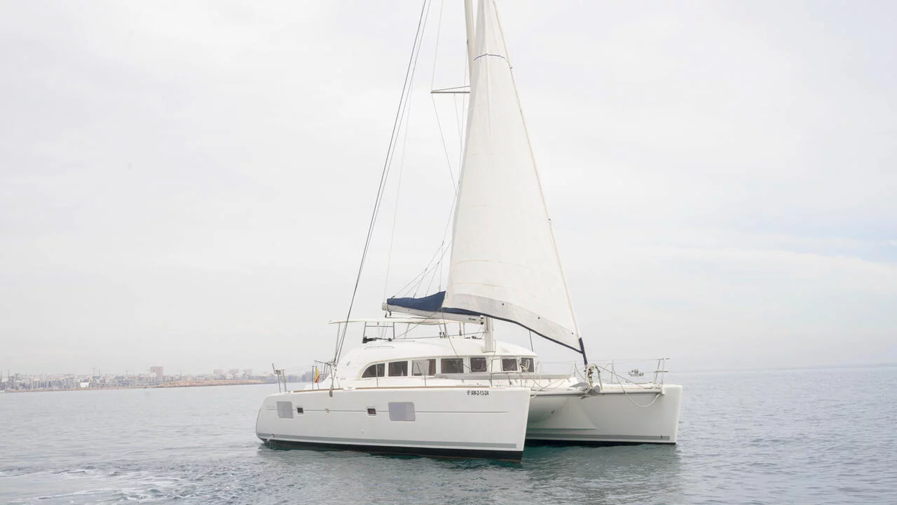 Lagoon 380 - 4 + 2 cab. (Bilbilis)  - 8