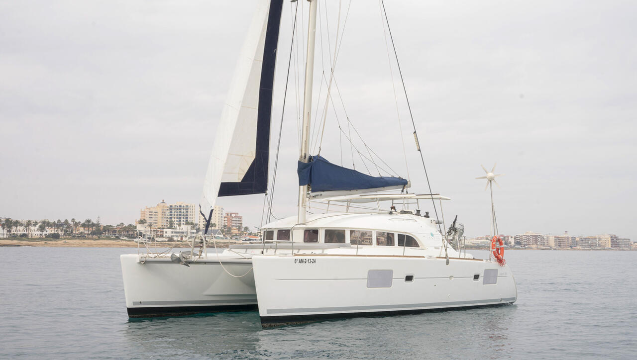 Photo #10 - Lagoon 380 - 4 + 2 cab. (Bilbilis) in Talamanca - 43447