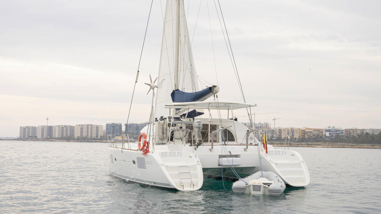 Photo #11 - Lagoon 380 - 4 + 2 cab. (Bilbilis) in Talamanca - 43447