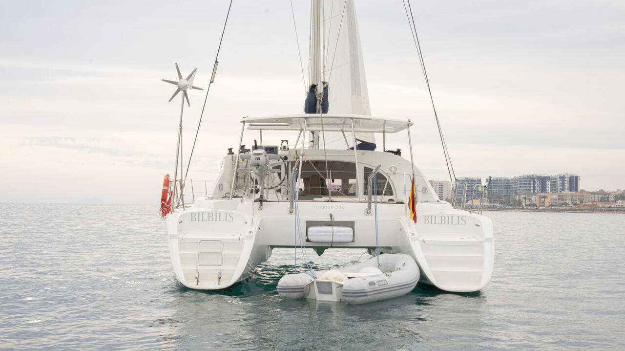 Photo #12 - Lagoon 380 - 4 + 2 cab. (Bilbilis) in Talamanca - 43447