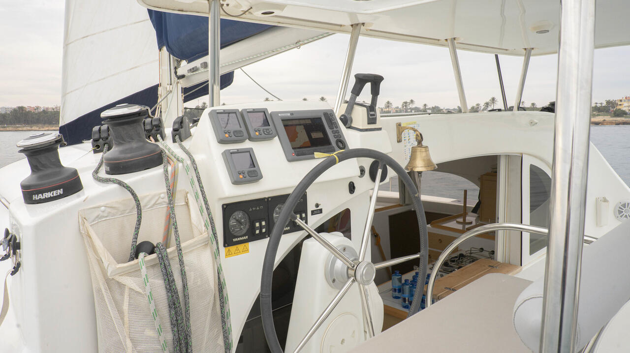 Photo #13 - Lagoon 380 - 4 + 2 cab. (Bilbilis) in Talamanca - 43447