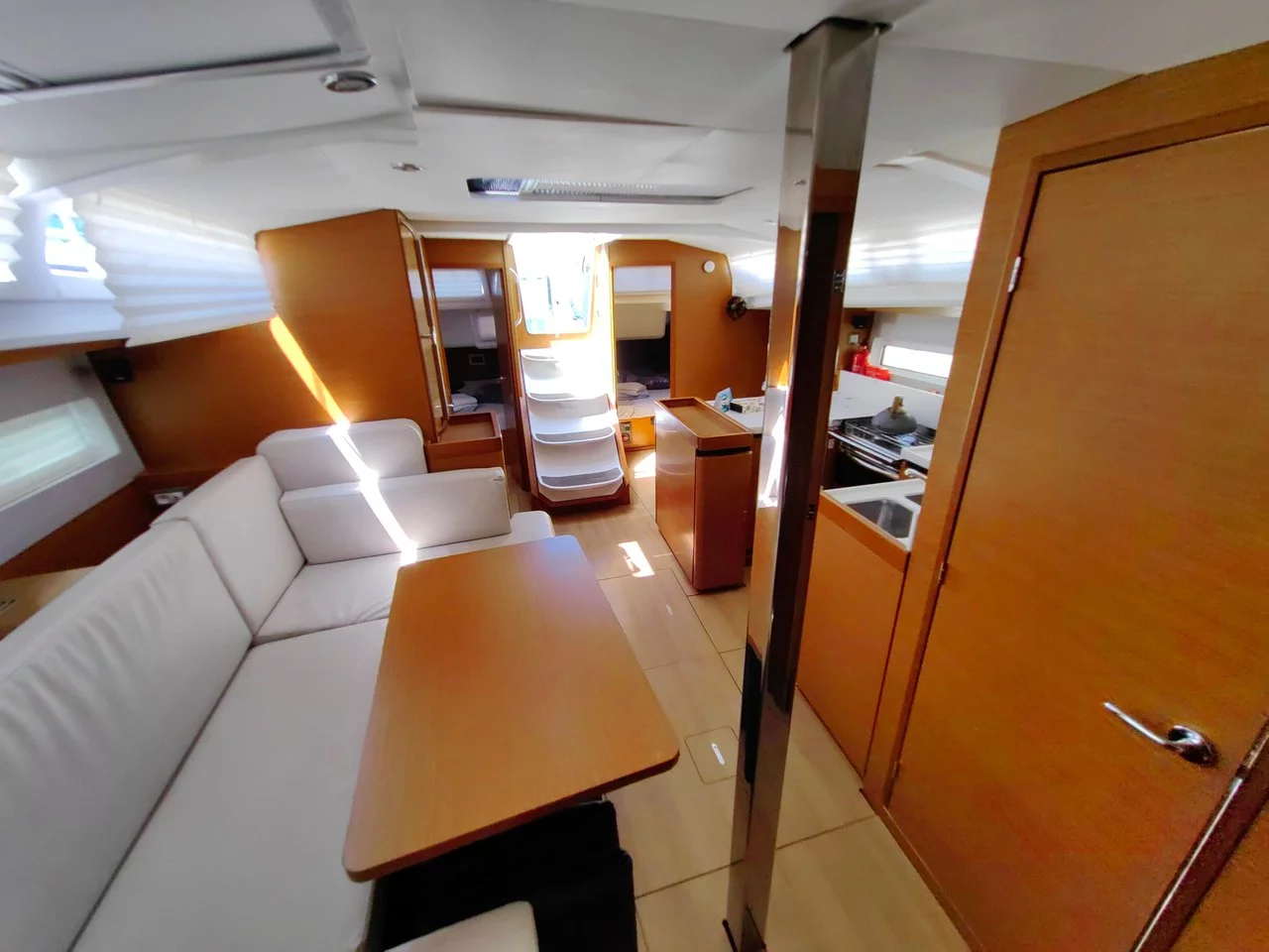 Sun Odyssey 440 (Milky Way)  - 9