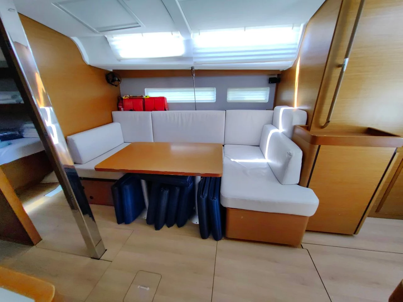 Sun Odyssey 440 (Milky Way)  - 10