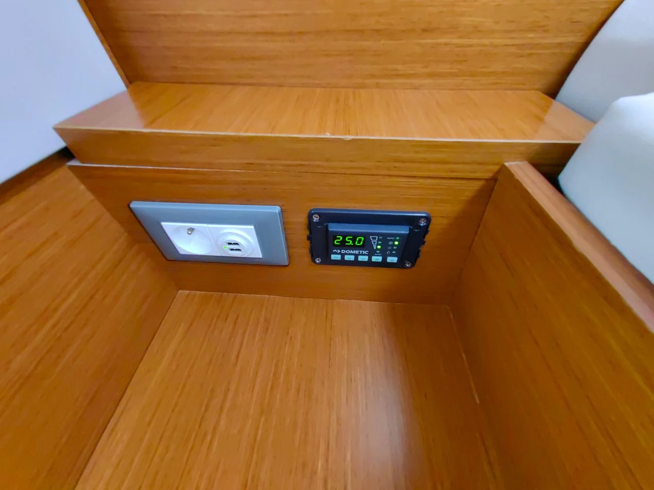 Sun Odyssey 440 (Milky Way)  - 14