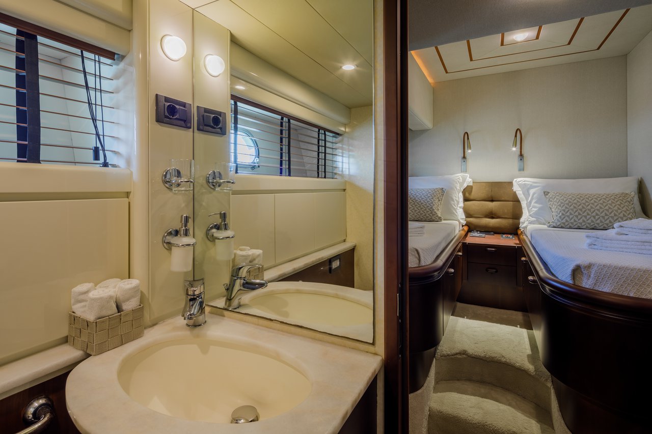 Photo #30 - Ferretti Yachts 720 (My Way) in Atene - 43463