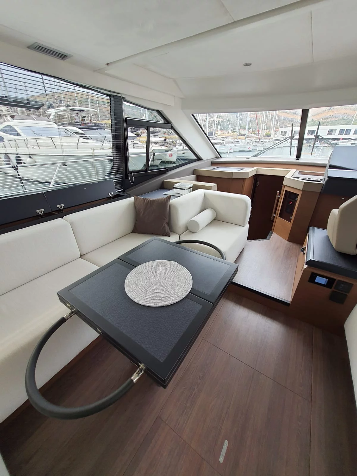 Monte Carlo 52 (Nora)  - 10