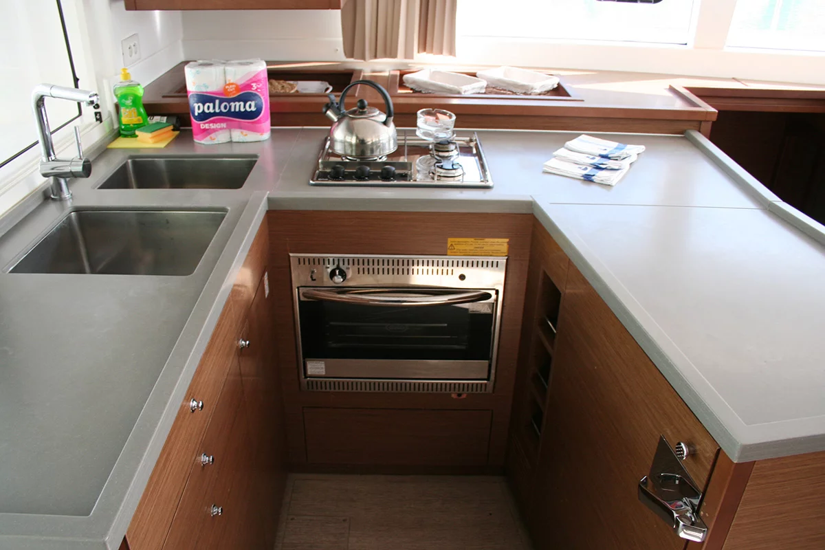 Lagoon 450 F - 4 + 2 cab. (Linnea af Sweden)  - 12