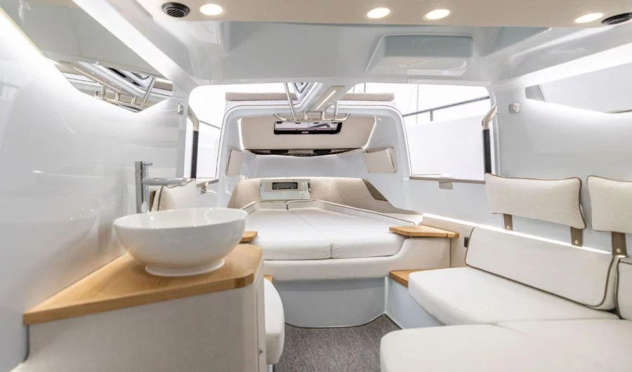 Axopar 37 XC Cross Cabin (NN)  - 12